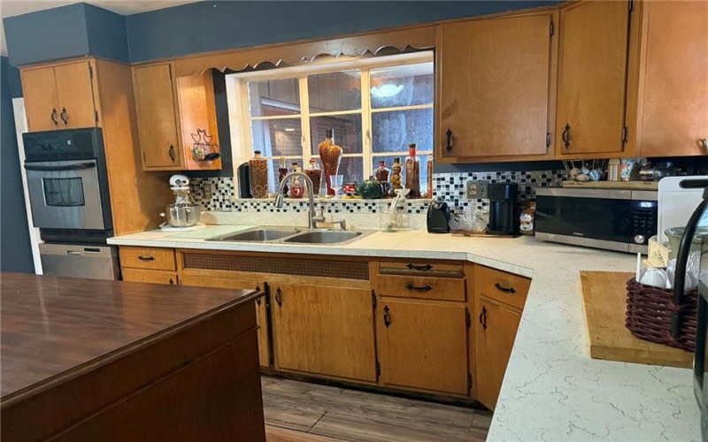 27 LEGION STREET, Republic, 15475, 3 Bedrooms Bedrooms, 9 Rooms Rooms,2.1 BathroomsBathrooms,Residential,For Sale,LEGION STREET,1744795