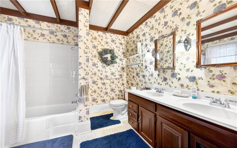 280 Vaneal Rd, Washington, 15301, 3 Bedrooms Bedrooms, ,2 BathroomsBathrooms,Residential,For Sale,Vaneal Rd,1742353