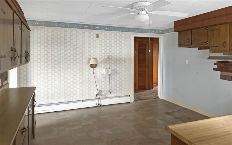 346 Eighty Eight Rd, Carmichaels, 15320, 3 Bedrooms Bedrooms, 6 Rooms Rooms,2 BathroomsBathrooms,Residential,For Sale,Eighty Eight Rd,1725295