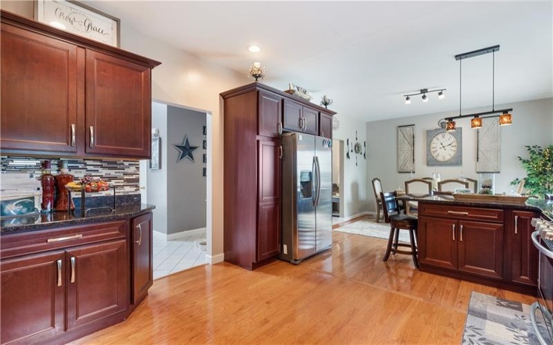 132 Edgewood Dr, New Stanton, 15672, 3 Bedrooms Bedrooms, 9 Rooms Rooms,2.1 BathroomsBathrooms,Residential,For Sale,Edgewood Dr,1736240
