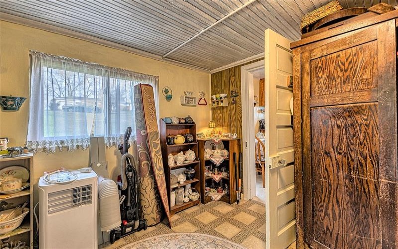 11189 Old Trail Road, Irwin, 15642, 2 Bedrooms Bedrooms, 6 Rooms Rooms,1 BathroomBathrooms,Residential,For Sale,Old Trail Road,1747085