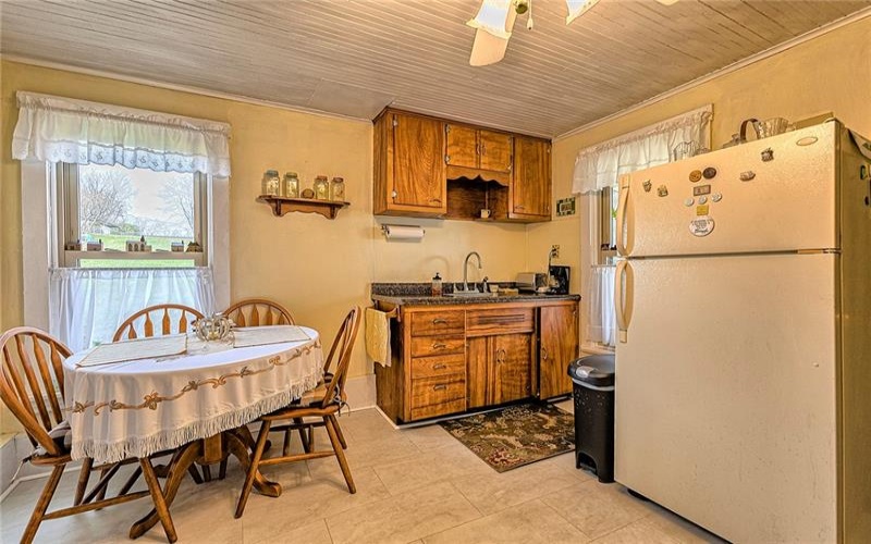 11189 Old Trail Road, Irwin, 15642, 2 Bedrooms Bedrooms, 6 Rooms Rooms,1 BathroomBathrooms,Residential,For Sale,Old Trail Road,1747085