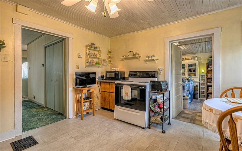 11189 Old Trail Road, Irwin, 15642, 2 Bedrooms Bedrooms, 6 Rooms Rooms,1 BathroomBathrooms,Residential,For Sale,Old Trail Road,1747085