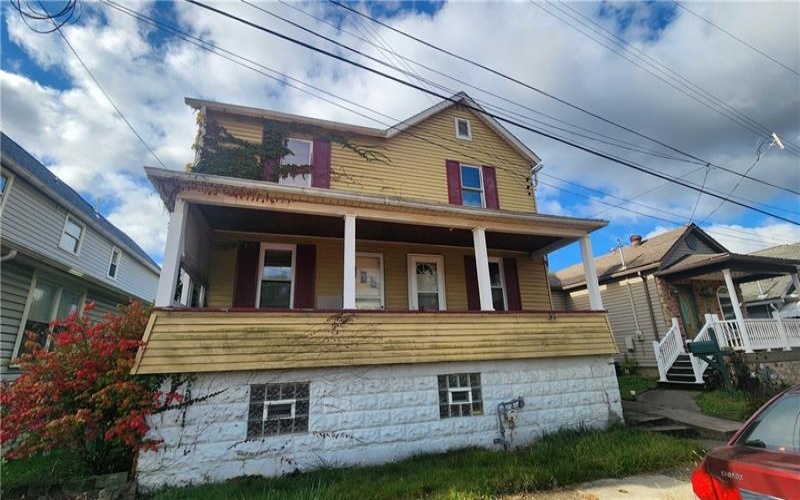 517 Sycamore Street, Vandergrift, 15690, 3 Bedrooms Bedrooms, 7 Rooms Rooms,1 BathroomBathrooms,Residential,For Sale,Sycamore Street,1725366