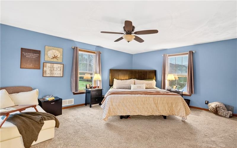 420 Kennedy Road, Charleroi, 15022, 4 Bedrooms Bedrooms, 10 Rooms Rooms,2 BathroomsBathrooms,Residential,For Sale,Kennedy Road,1725386