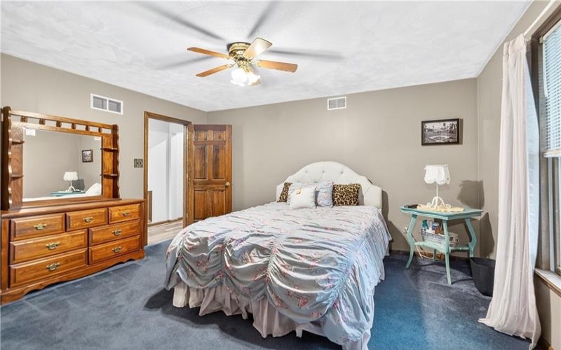 420 Kennedy Road, Charleroi, 15022, 4 Bedrooms Bedrooms, 10 Rooms Rooms,2 BathroomsBathrooms,Residential,For Sale,Kennedy Road,1725386