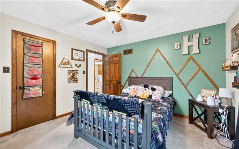 420 Kennedy Road, Charleroi, 15022, 4 Bedrooms Bedrooms, 10 Rooms Rooms,2 BathroomsBathrooms,Residential,For Sale,Kennedy Road,1725386