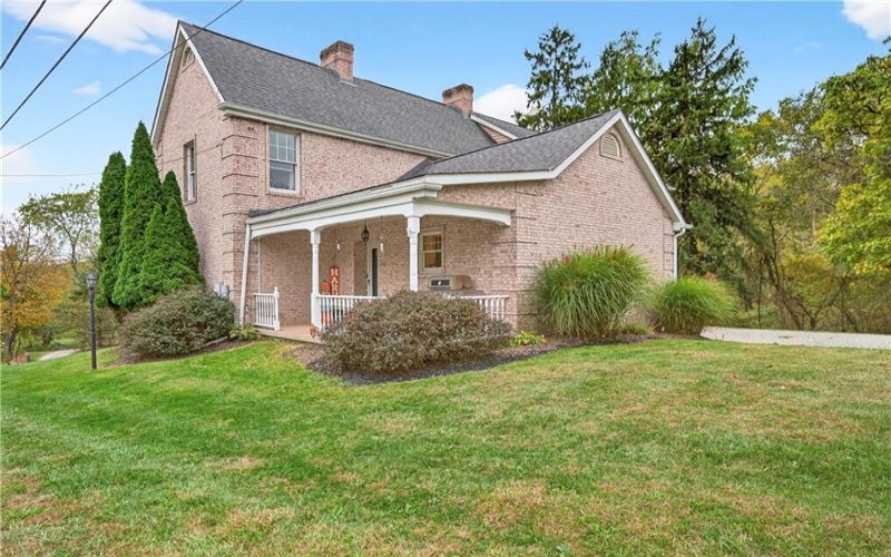 420 Kennedy Road, Charleroi, 15022, 4 Bedrooms Bedrooms, 10 Rooms Rooms,2 BathroomsBathrooms,Residential,For Sale,Kennedy Road,1725386