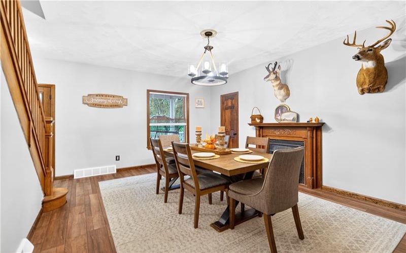 420 Kennedy Road, Charleroi, 15022, 4 Bedrooms Bedrooms, 10 Rooms Rooms,2 BathroomsBathrooms,Residential,For Sale,Kennedy Road,1725386