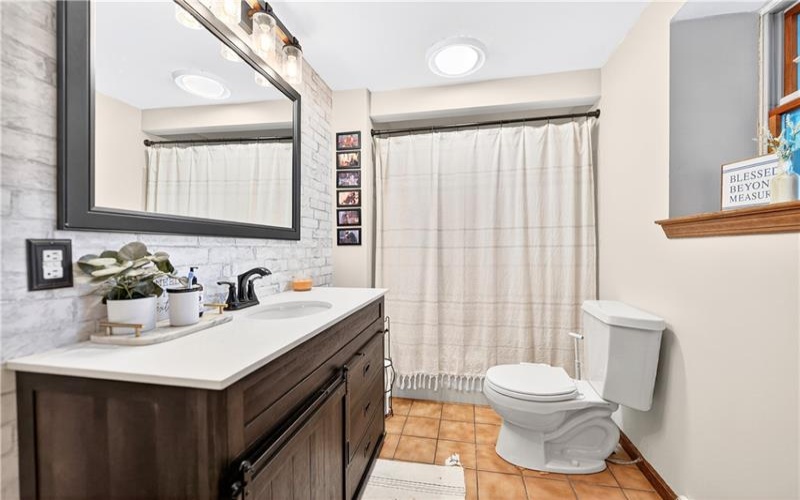 420 Kennedy Road, Charleroi, 15022, 4 Bedrooms Bedrooms, 10 Rooms Rooms,2 BathroomsBathrooms,Residential,For Sale,Kennedy Road,1725386