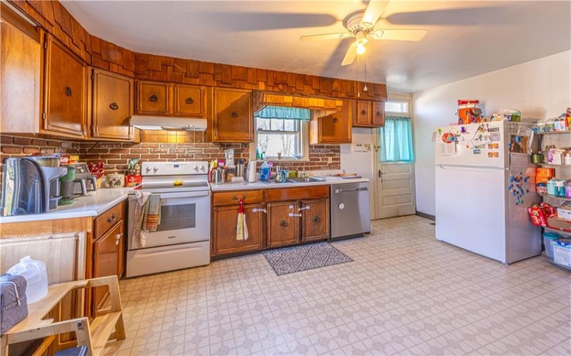 190 Dixon Blvd, Uniontown, 15401, 5 Bedrooms Bedrooms, ,2 BathroomsBathrooms,Residential,For Sale,Dixon Blvd,1744844