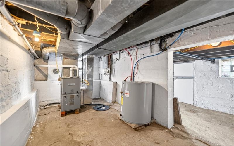 1320 WOODMONT AVENUE, New Kensington, 15068, 3 Bedrooms Bedrooms, 7 Rooms Rooms,1 BathroomBathrooms,Residential,For Sale,WOODMONT AVENUE,1736394