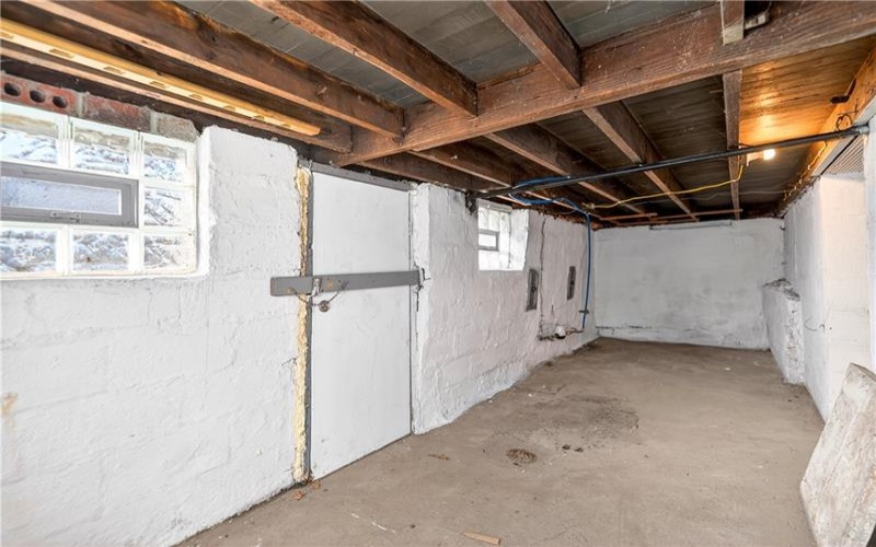 1320 WOODMONT AVENUE, New Kensington, 15068, 3 Bedrooms Bedrooms, 7 Rooms Rooms,1 BathroomBathrooms,Residential,For Sale,WOODMONT AVENUE,1736394
