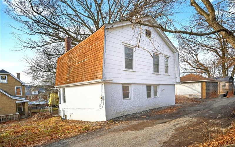 1320 WOODMONT AVENUE, New Kensington, 15068, 3 Bedrooms Bedrooms, 7 Rooms Rooms,1 BathroomBathrooms,Residential,For Sale,WOODMONT AVENUE,1736394