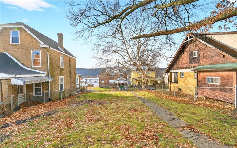 1320 WOODMONT AVENUE, New Kensington, 15068, 3 Bedrooms Bedrooms, 7 Rooms Rooms,1 BathroomBathrooms,Residential,For Sale,WOODMONT AVENUE,1736394