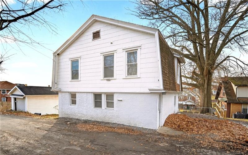 1320 WOODMONT AVENUE, New Kensington, 15068, 3 Bedrooms Bedrooms, 7 Rooms Rooms,1 BathroomBathrooms,Residential,For Sale,WOODMONT AVENUE,1736394