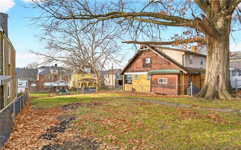 1320 WOODMONT AVENUE, New Kensington, 15068, 3 Bedrooms Bedrooms, 7 Rooms Rooms,1 BathroomBathrooms,Residential,For Sale,WOODMONT AVENUE,1736394