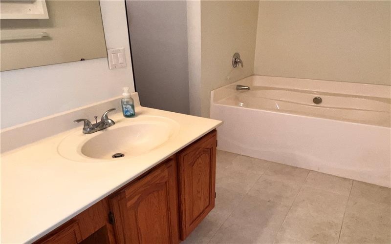 1108 Arrowhead Dr, Washington, 15301, 3 Bedrooms Bedrooms, ,2.1 BathroomsBathrooms,Residential,For Sale,Arrowhead Dr,1739675