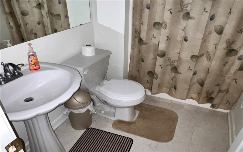 1108 Arrowhead Dr, Washington, 15301, 3 Bedrooms Bedrooms, ,2.1 BathroomsBathrooms,Residential,For Sale,Arrowhead Dr,1739675