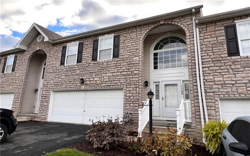 1108 Arrowhead Dr, Washington, 15301, 3 Bedrooms Bedrooms, ,2.1 BathroomsBathrooms,Residential,For Sale,Arrowhead Dr,1739675
