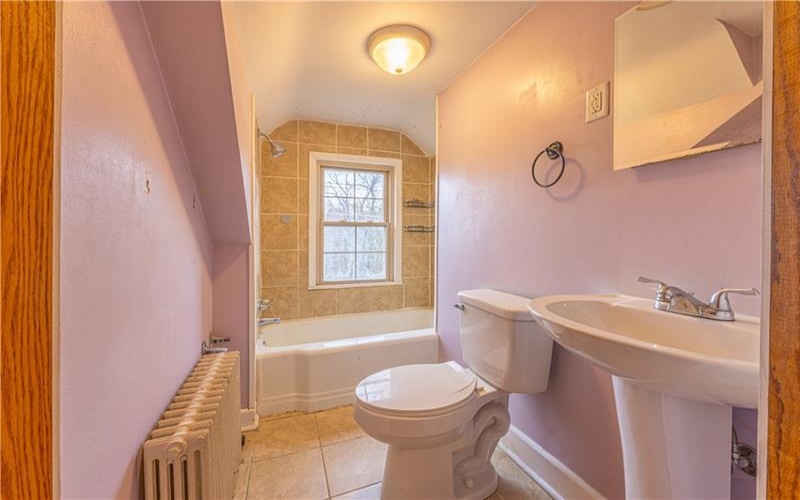 202 Georgia Ave, Connellsville, 15425, 4 Bedrooms Bedrooms, ,2 BathroomsBathrooms,Residential,For Sale,Georgia Ave,1744964