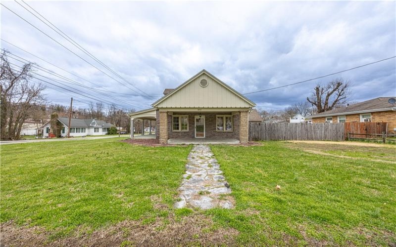 202 Georgia Ave, Connellsville, 15425, 4 Bedrooms Bedrooms, ,2 BathroomsBathrooms,Residential,For Sale,Georgia Ave,1744964