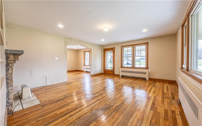 202 Georgia Ave, Connellsville, 15425, 4 Bedrooms Bedrooms, ,2 BathroomsBathrooms,Residential,For Sale,Georgia Ave,1744964