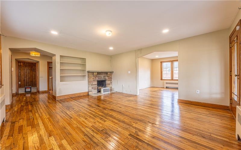 202 Georgia Ave, Connellsville, 15425, 4 Bedrooms Bedrooms, ,2 BathroomsBathrooms,Residential,For Sale,Georgia Ave,1744964