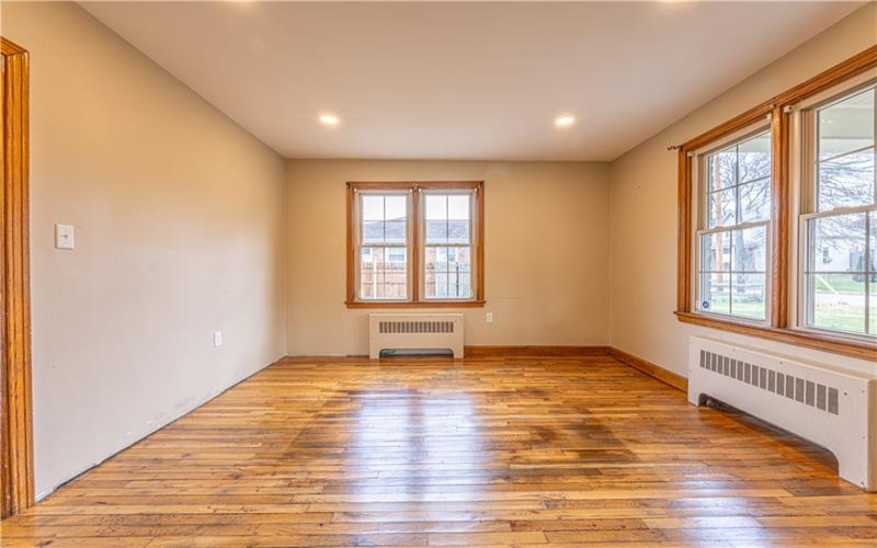 202 Georgia Ave, Connellsville, 15425, 4 Bedrooms Bedrooms, ,2 BathroomsBathrooms,Residential,For Sale,Georgia Ave,1744964