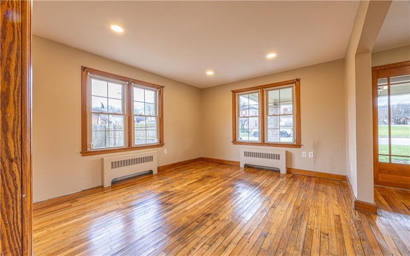 202 Georgia Ave, Connellsville, 15425, 4 Bedrooms Bedrooms, ,2 BathroomsBathrooms,Residential,For Sale,Georgia Ave,1744964