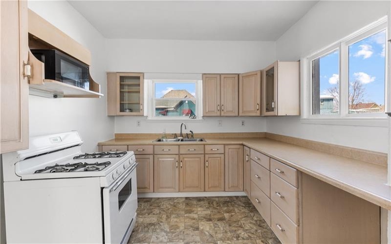 1206 Summerlea Ave, Washington, 15301, 3 Bedrooms Bedrooms, 11 Rooms Rooms,1 BathroomBathrooms,Residential,For Sale,Summerlea Ave,1739702
