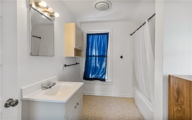 1206 Summerlea Ave, Washington, 15301, 3 Bedrooms Bedrooms, 11 Rooms Rooms,1 BathroomBathrooms,Residential,For Sale,Summerlea Ave,1739702