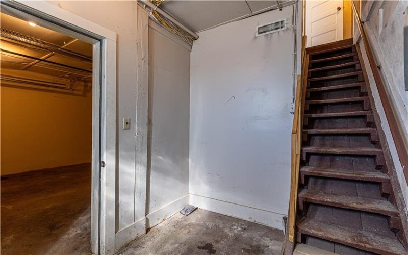 1206 Summerlea Ave, Washington, 15301, 3 Bedrooms Bedrooms, 11 Rooms Rooms,1 BathroomBathrooms,Residential,For Sale,Summerlea Ave,1739702