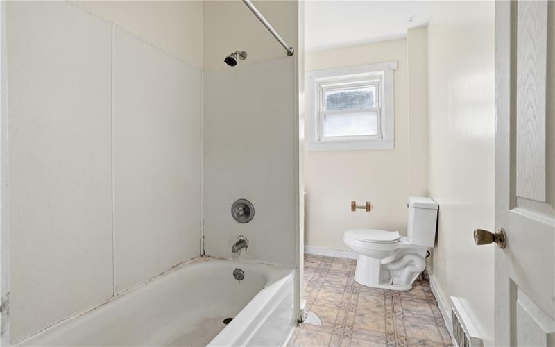 144 Ridge Avenue, New Kensington, 15068, ,Multi-unit,For Sale,Ridge Avenue,1747220
