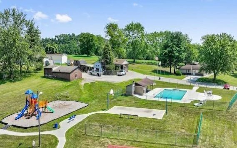 203 Knight Dr, Rostraver Township, 15012, 3 Bedrooms Bedrooms, ,2 BathroomsBathrooms,Residential,For Sale,Knight Dr,1739773