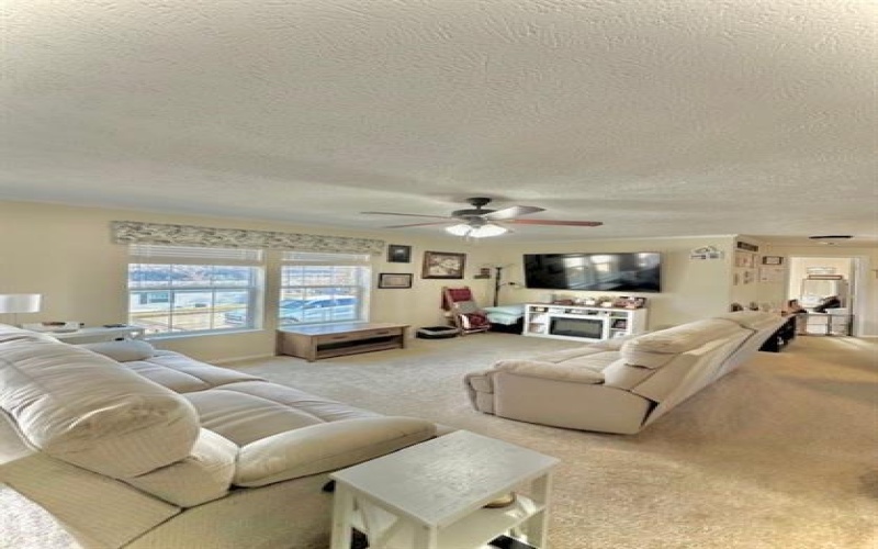203 Knight Dr, Rostraver Township, 15012, 3 Bedrooms Bedrooms, ,2 BathroomsBathrooms,Residential,For Sale,Knight Dr,1739773