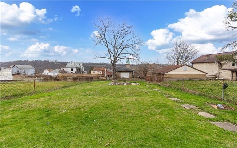 11 Knox Ave, Monessen, 15062, 3 Bedrooms Bedrooms, 9 Rooms Rooms,1 BathroomBathrooms,Residential,For Sale,Knox Ave,1745026
