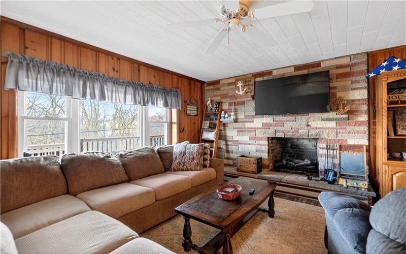 447 Lake Side Rd, Addison, 15411, 2 Bedrooms Bedrooms, ,1 BathroomBathrooms,Residential,For Sale,Lake Side Rd,1736672