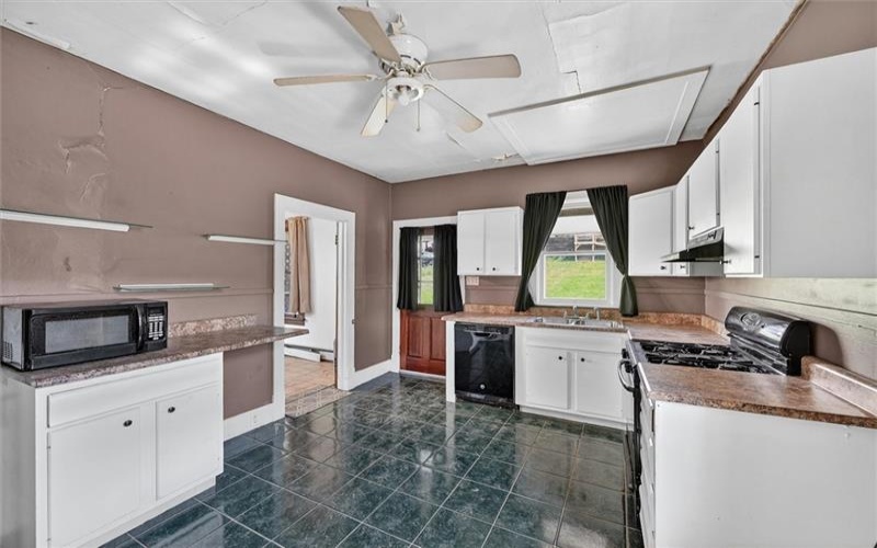 1824 Jefferson Ave, Washington, 15301, 3 Bedrooms Bedrooms, 7 Rooms Rooms,1 BathroomBathrooms,Residential,For Sale,Jefferson Ave,1745069