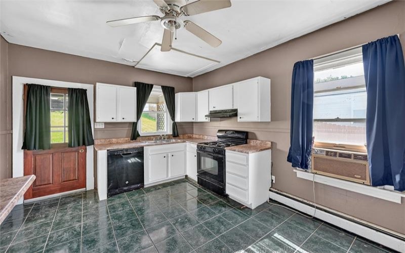 1824 Jefferson Ave, Washington, 15301, 3 Bedrooms Bedrooms, 7 Rooms Rooms,1 BathroomBathrooms,Residential,For Sale,Jefferson Ave,1745069
