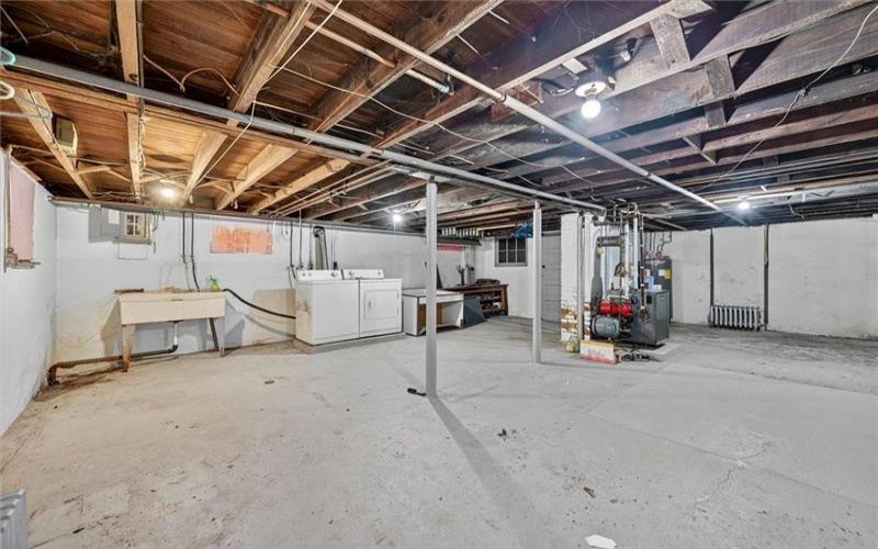 1824 Jefferson Ave, Washington, 15301, 3 Bedrooms Bedrooms, 7 Rooms Rooms,1 BathroomBathrooms,Residential,For Sale,Jefferson Ave,1745069