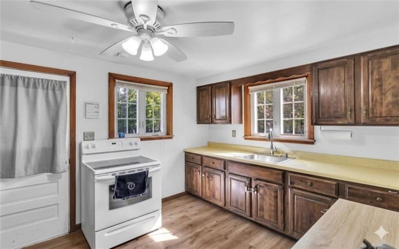 2052 Main St, Claridge, 15623, 2 Bedrooms Bedrooms, 5 Rooms Rooms,1.1 BathroomsBathrooms,Residential,For Sale,Main St,1742653