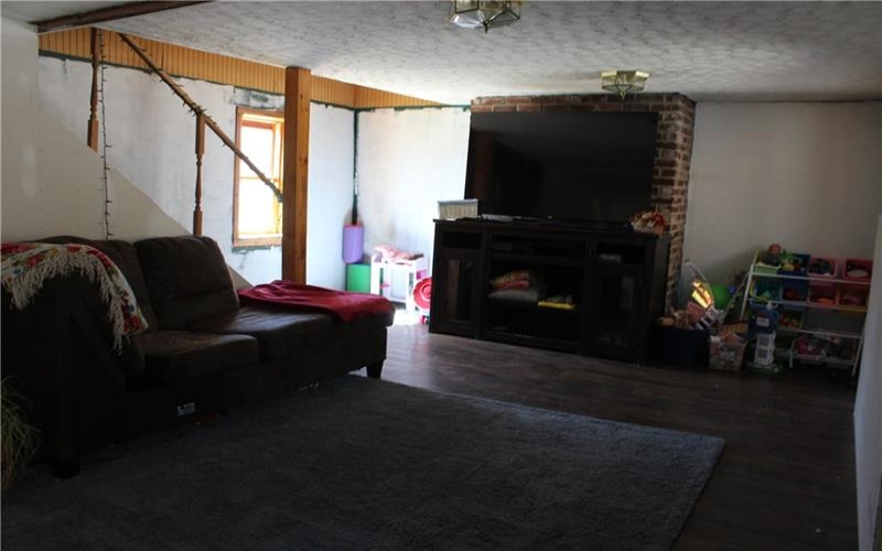 283 Duck Hollow Road, Uniontown, 15401, 2 Bedrooms Bedrooms, 5 Rooms Rooms,2 BathroomsBathrooms,Residential,For Sale,Duck Hollow Road,1745092