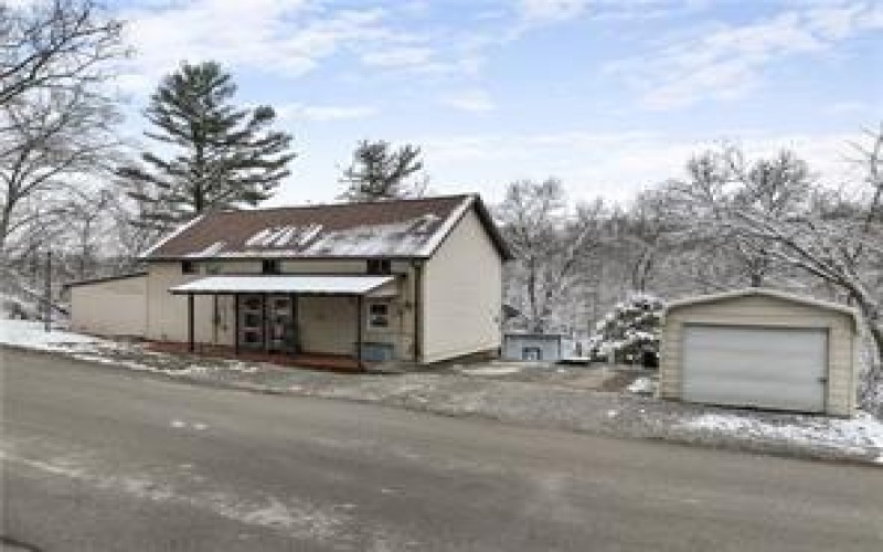 283 Duck Hollow Road, Uniontown, 15401, 2 Bedrooms Bedrooms, 5 Rooms Rooms,2 BathroomsBathrooms,Residential,For Sale,Duck Hollow Road,1745092