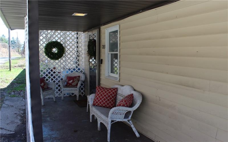 283 Duck Hollow Road, Uniontown, 15401, 2 Bedrooms Bedrooms, 5 Rooms Rooms,2 BathroomsBathrooms,Residential,For Sale,Duck Hollow Road,1745092