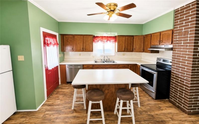 1206 Chestnut St, Connellsville, 15425, 6 Bedrooms Bedrooms, 13 Rooms Rooms,2 BathroomsBathrooms,Residential,For Sale,Chestnut St,1745143