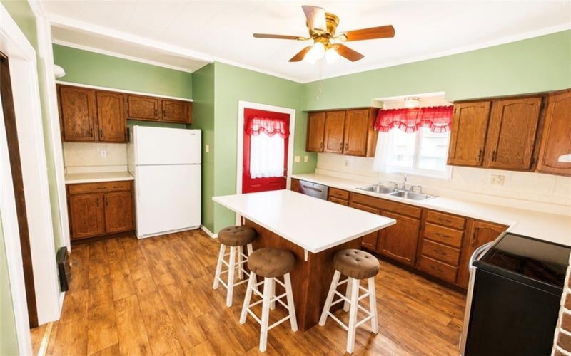 1206 Chestnut St, Connellsville, 15425, 6 Bedrooms Bedrooms, 13 Rooms Rooms,2 BathroomsBathrooms,Residential,For Sale,Chestnut St,1745143