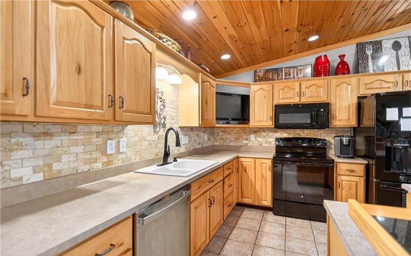 1204 Memorial Blvd, Connellsville, 15425, 4 Bedrooms Bedrooms, ,3 BathroomsBathrooms,Residential,For Sale,Memorial Blvd,1742667