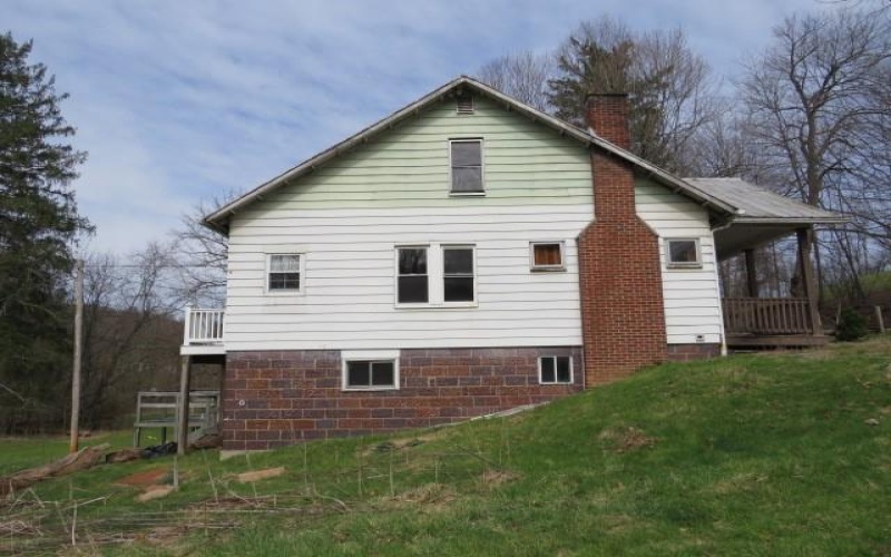 2189 Dunn Station Rd, Prosperity, 15329, 3 Bedrooms Bedrooms, 8 Rooms Rooms,1 BathroomBathrooms,Residential,For Sale,Dunn Station Rd,1739908