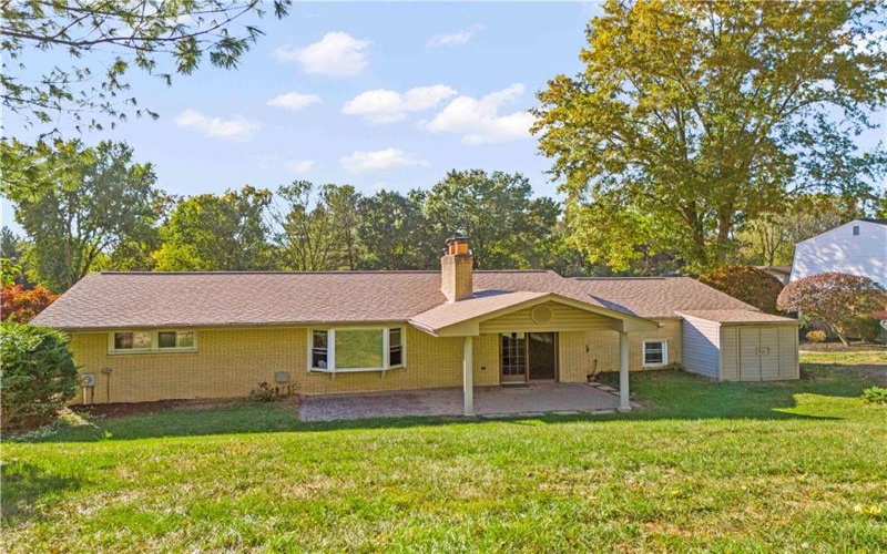 106 Stratford Drive, McMurray, 15317, 3 Bedrooms Bedrooms, 10 Rooms Rooms,3 BathroomsBathrooms,Residential,For Sale,Stratford Drive,1726047